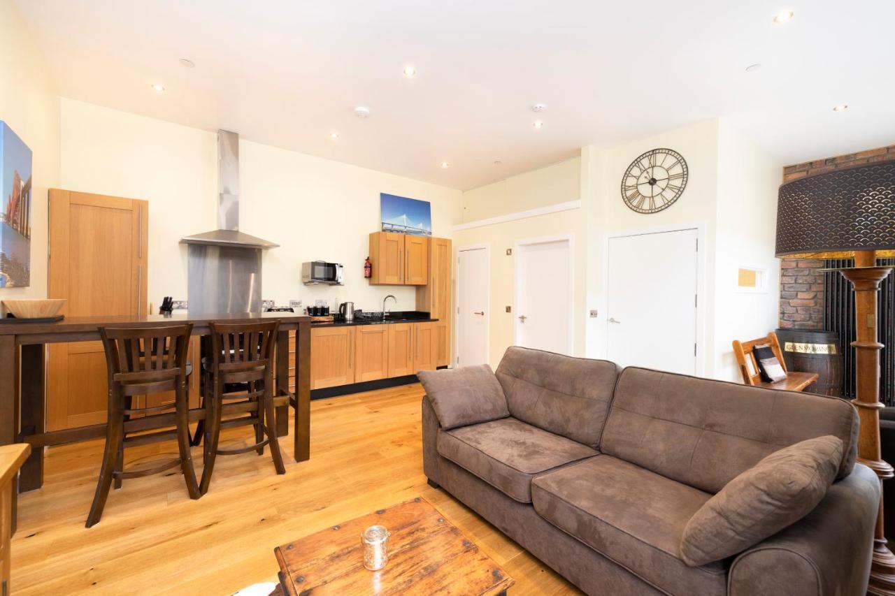 Joivy 1 Bed Flat In Old Town, Next To St Giles Cathedral Apartment EDI Exterior photo